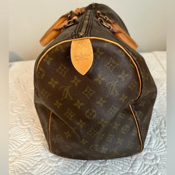 Louis Vuitton Brown Monogram Travel Bag - Picture 2 of 15
